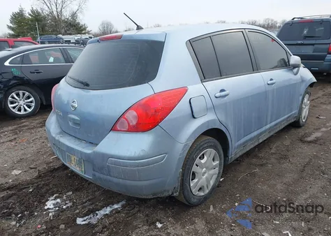 2010 Nissan Versa 1.8S z USA, uszkodzony, nr VIN 3N1BC1CP1AL428732